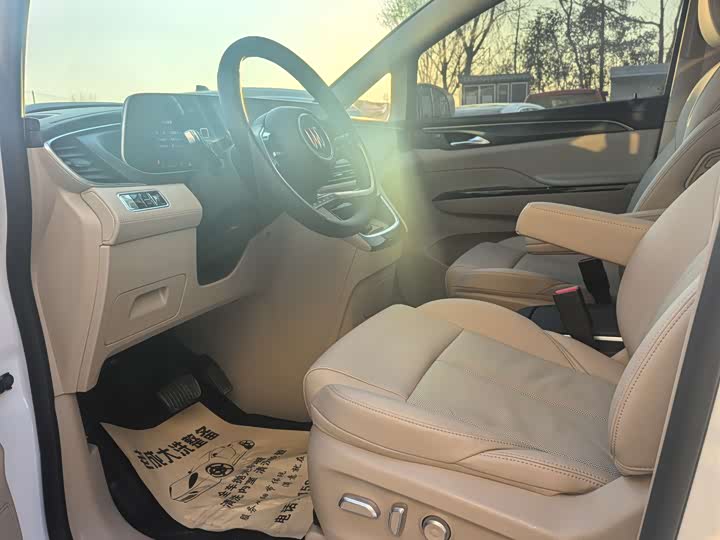 Buick GL8 Hybrid 2025 2025款 陆尚 尊享版 7座