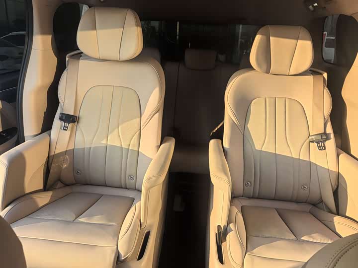 Buick GL8 Hybrid 2025 2025款 陆尚 尊享版 7座