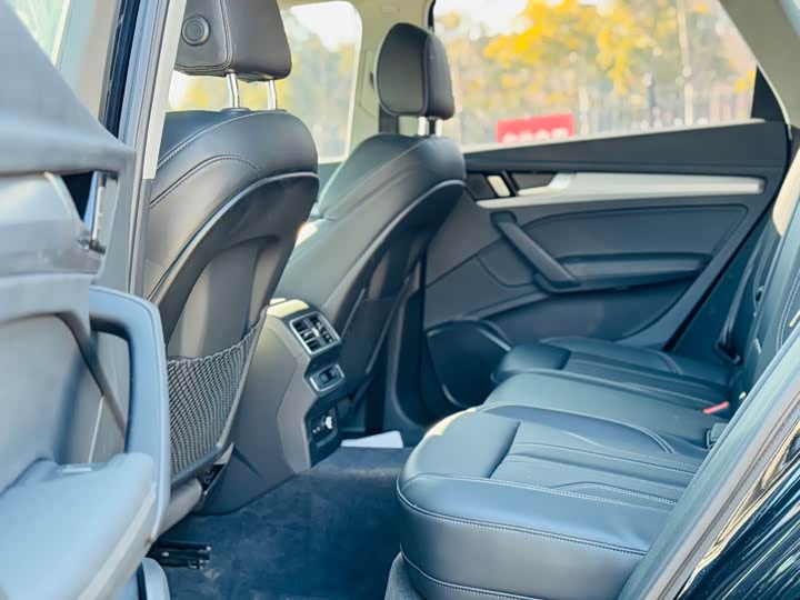 Audi Q5L 2025 2025款 40 TFSI 豪华动感型