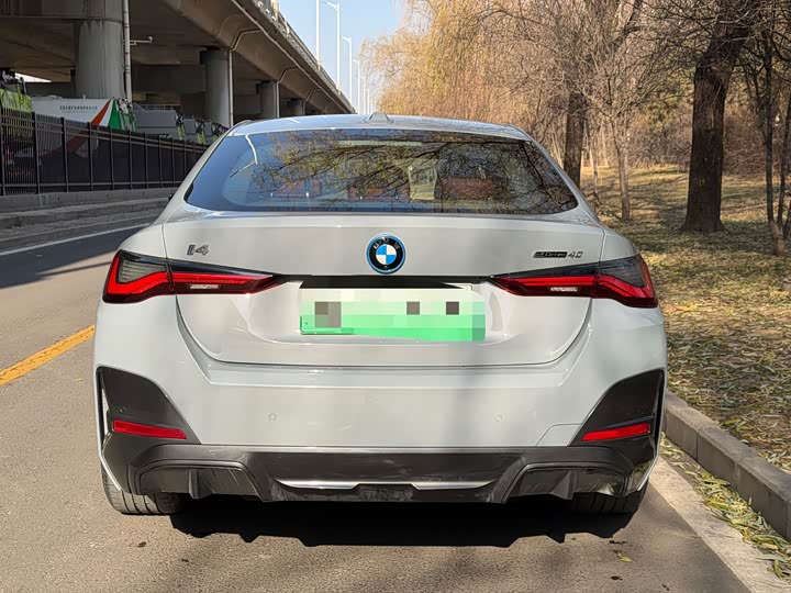 2023 BMW i4