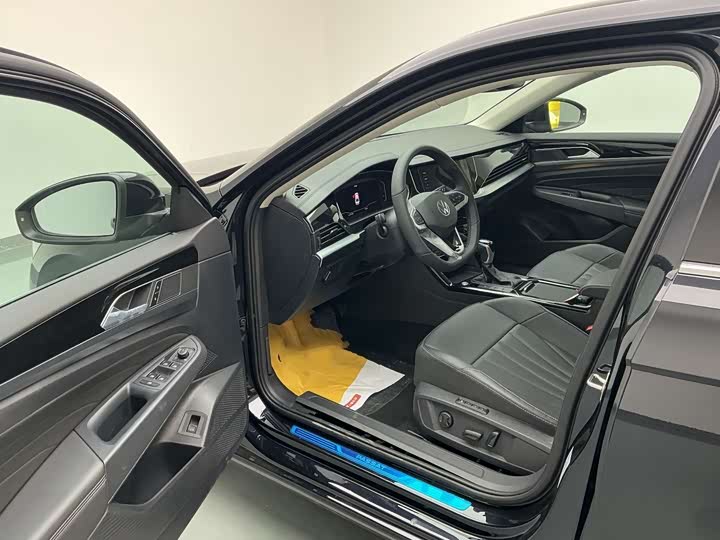 Volkswagen Passat 2025 2025款 出众款 380TSI 星空龙耀版