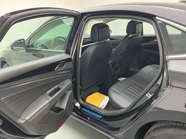 Volkswagen Passat 2025 2025款 出众款 380TSI 星空龙耀版