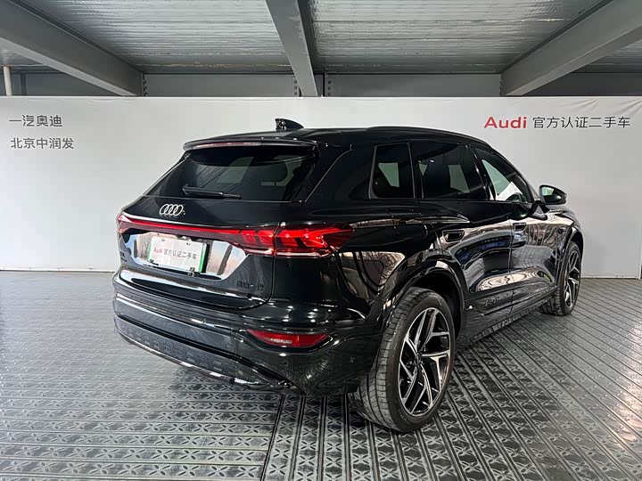 Audi Q6L e-tron 2026 2026款 首发领航版