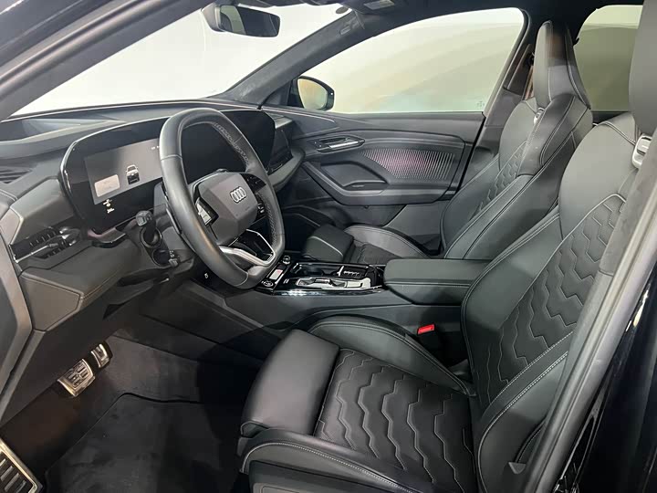 Audi Q6L e-tron 2026 2026款 首发领航版