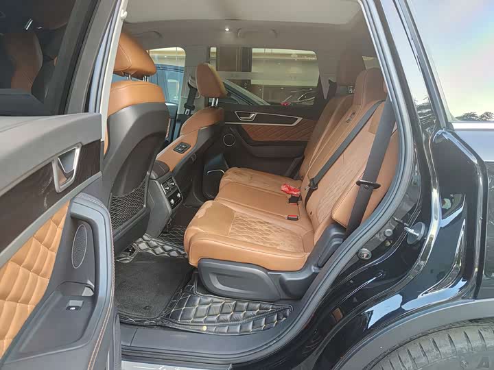 Hongqi HS7 2022 2022款 2.0T DCT两驱智联旗享版 五座