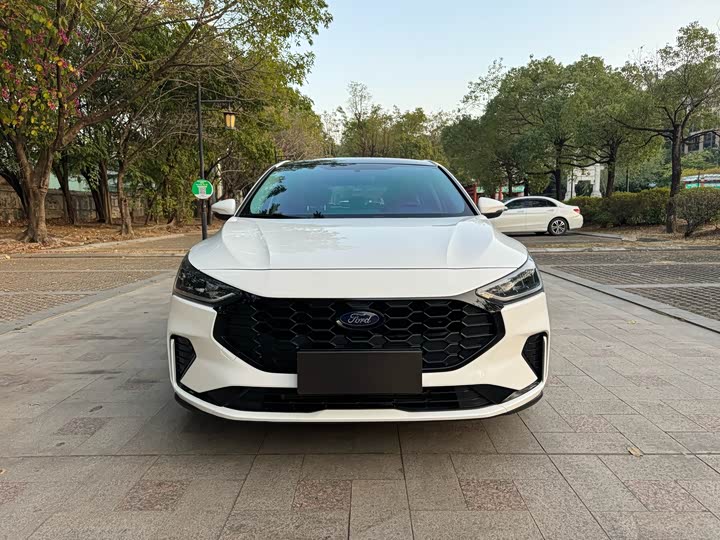 Ford Focus 2022 2022款 两厢 EcoBoost 180 自动竞速版