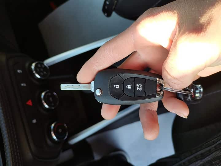 Chevrolet Onix (Cavalier) 2021 2021款 325T 自动欣悦版