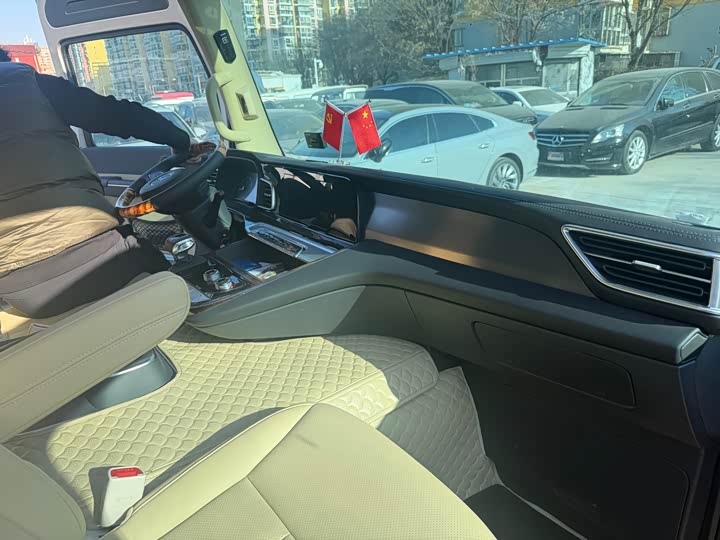 Hongqi Guoyue 2024 2024款 3.0T 旗舰版 17座