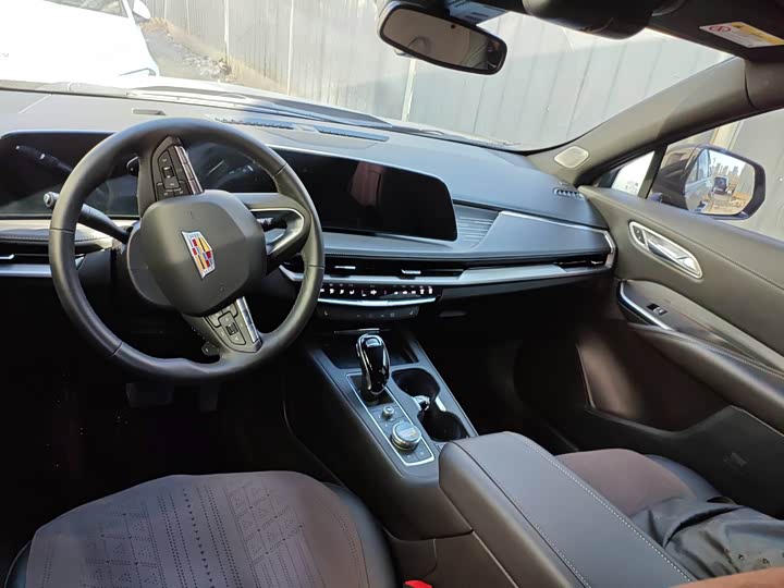 Cadillac XT4 2024 2024款 28T 两驱豪华型