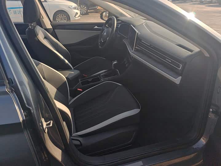 Jetta VA7 2025 2025款 1.4T 先到先得版