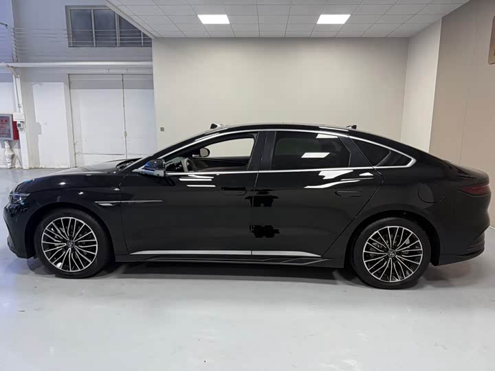 BYD Han 2025 2025款 DM-i 智驾版 125KM激光雷达旗舰型