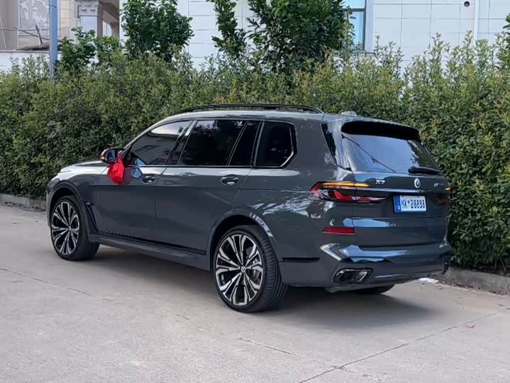 BMW X7 2024 2024款 xDrive40i 尊享型M运动套装