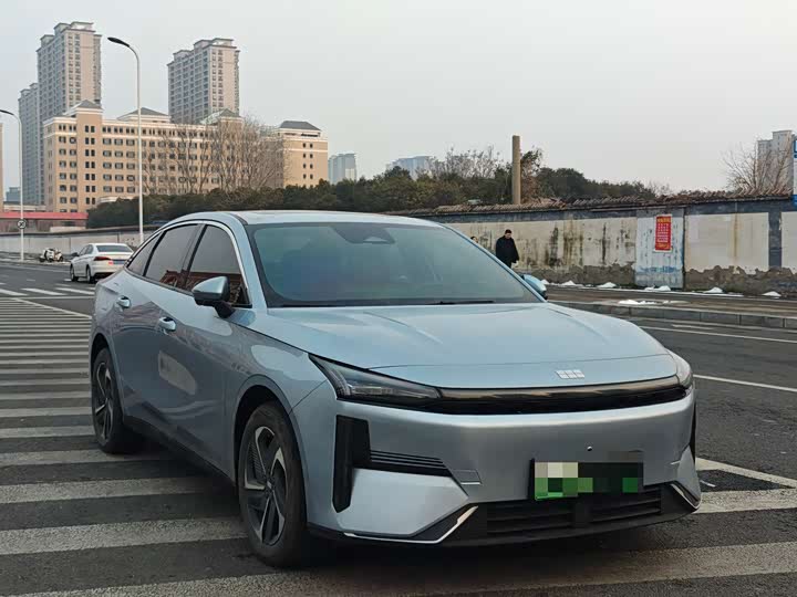 Geely Galaxy L6 2025 2025款 EM-i 140km 星舰版