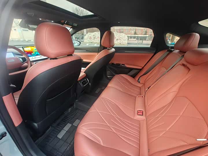 Geely Galaxy L6 2025 2025款 EM-i 140km 星舰版