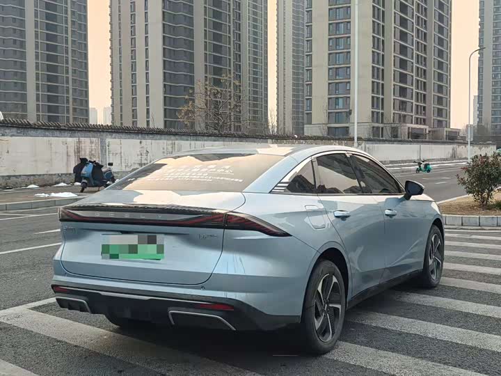 Geely Galaxy L6 2025 2025款 EM-i 140km 星舰版