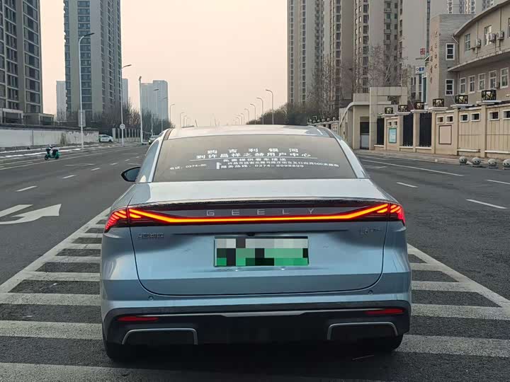 Geely Galaxy L6 2025 2025款 EM-i 140km 星舰版