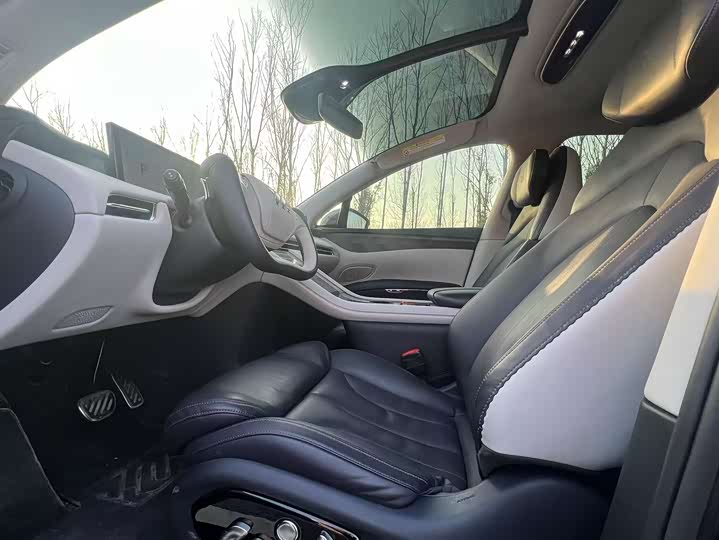 IM motors LS7 2023 2023款 100kWh Lux后驱版