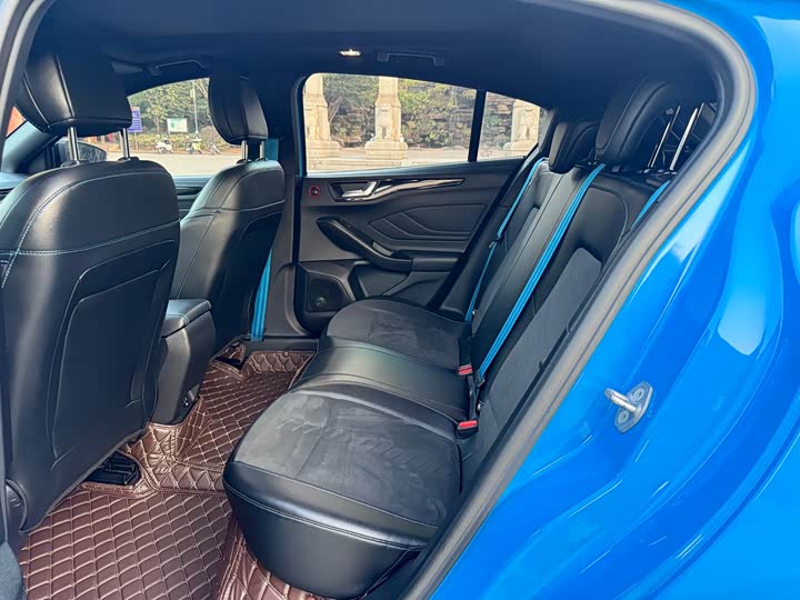 Ford Focus 2022 2022款 两厢 EcoBoost 180 自动S版