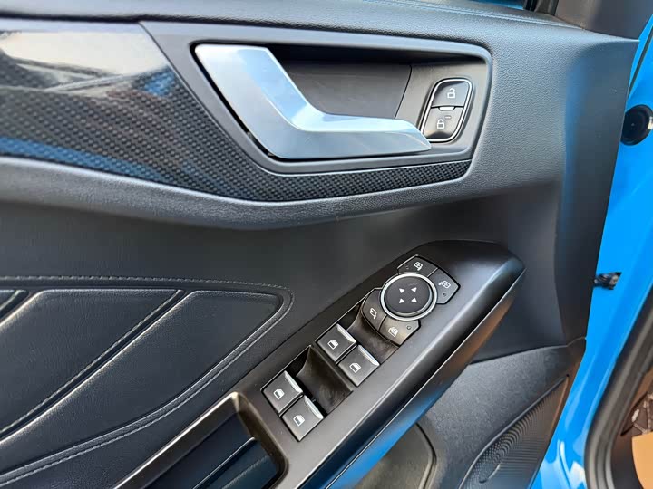 Ford Focus 2022 2022款 两厢 EcoBoost 180 自动S版