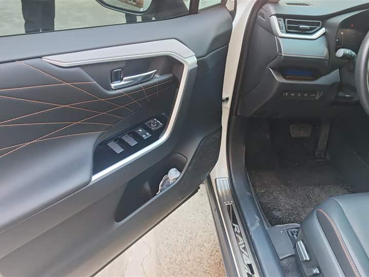 Toyota RAV4 2024 2024款 2.0L CVT两驱风尚Plus版