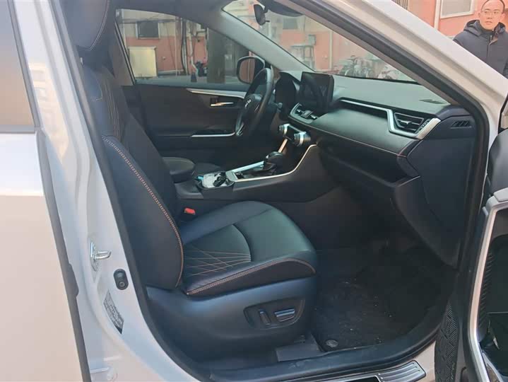 Toyota RAV4 2024 2024款 2.0L CVT两驱风尚Plus版