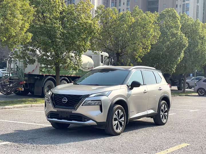 Nissan X-Trail 2023 2023款 e-POWER 超混双电机四驱豪华版