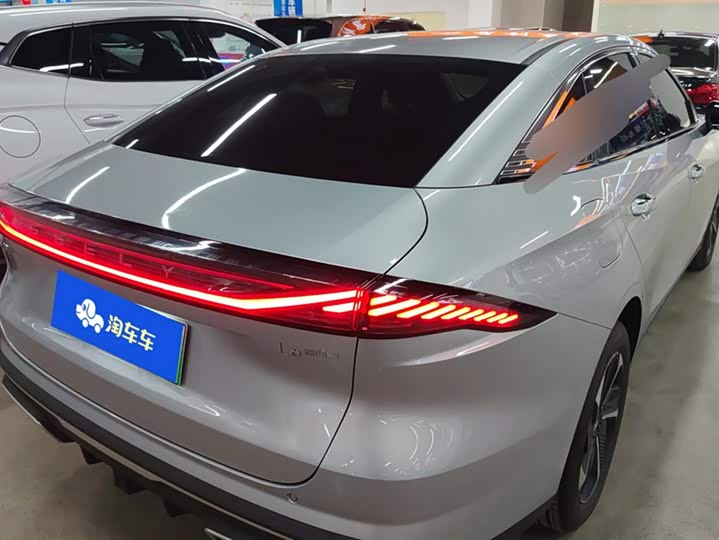 Geely Galaxy L6 2025 2025款 EM-i 140km 星舰版