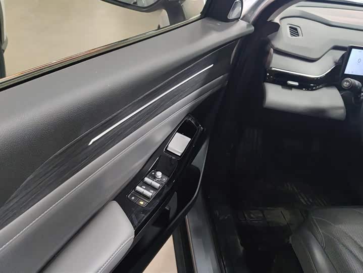 Geely Galaxy L6 2025 2025款 EM-i 140km 星舰版