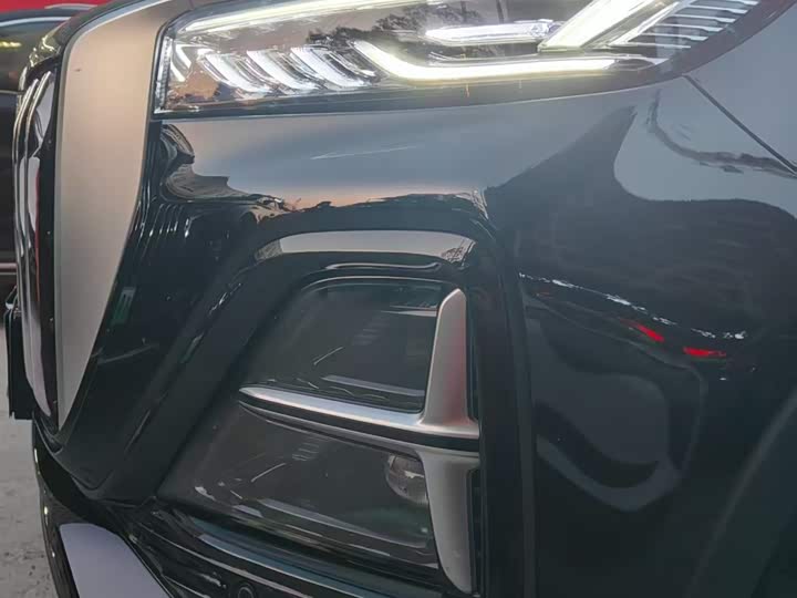 Hongqi HS5 2025 2025款 2.0T 两驱旗享Pro版