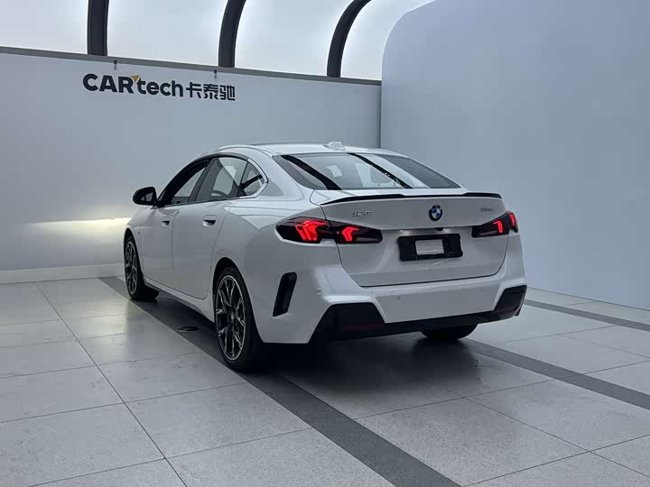 BMW 2 Series 2025 2025款 225L M运动曜夜套装