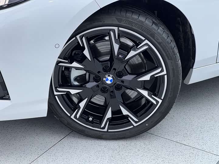 BMW 2 Series 2025 2025款 225L M运动曜夜套装