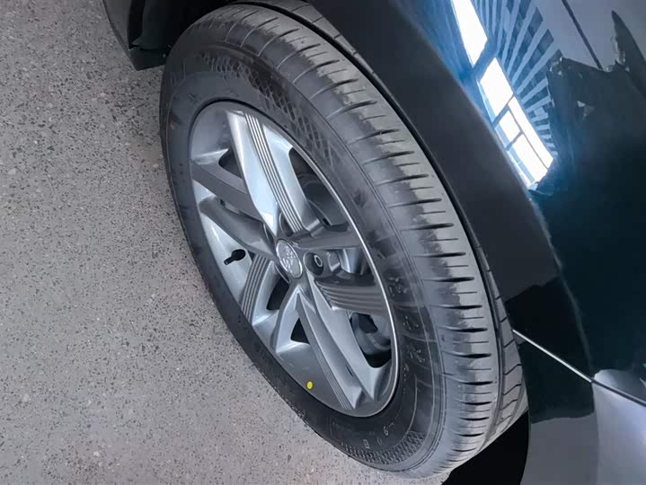 Hongqi E-QM5 2025 2025款 500km 出行版