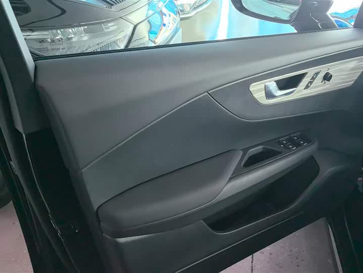 Hongqi E-QM5 2025 2025款 500km 出行版