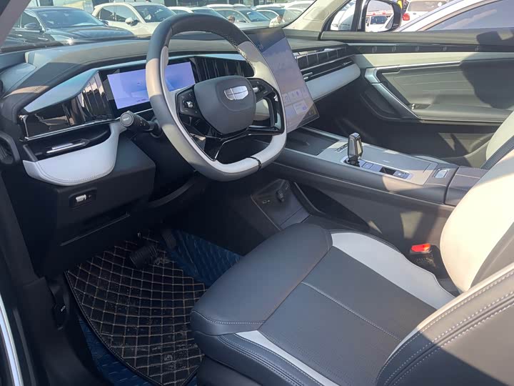 Geely Atlas L 2024 2024款 1.5TD DCT尊贵版