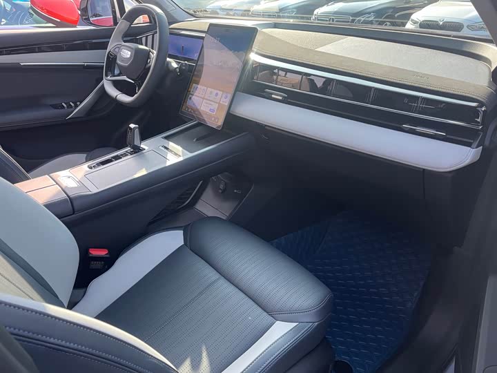 Geely Atlas L 2024 2024款 1.5TD DCT尊贵版