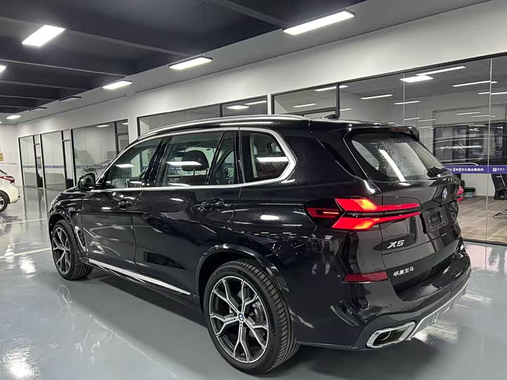 BMW X5 2023 2023款 xDrive 30Li 尊享型M运动套装