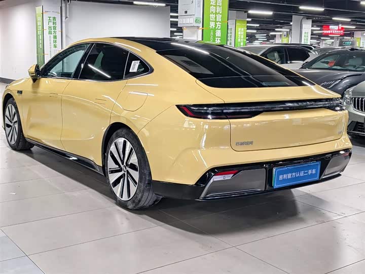 Geely Galaxy E8 2024 2024款 665km 后驱星舰 远航版