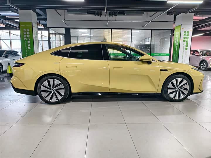 Geely Galaxy E8 2024 2024款 665km 后驱星舰 远航版