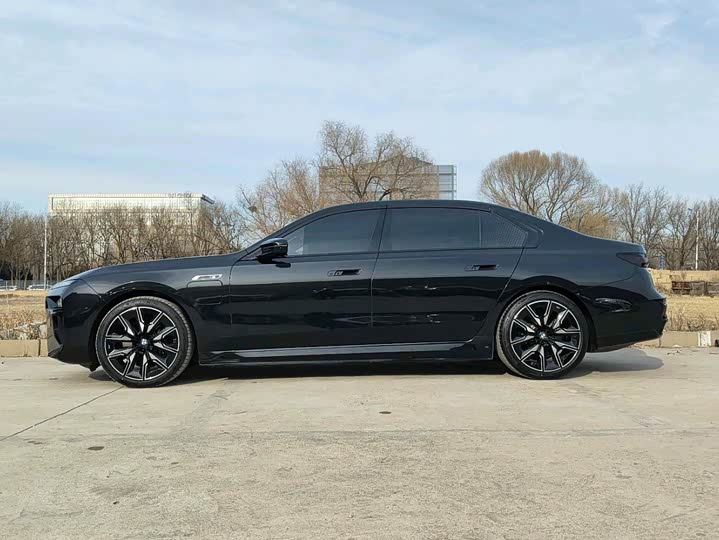 BMW i7 2023 2023款 M70L