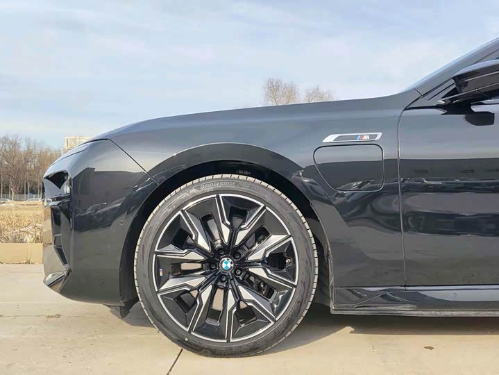 BMW i7 2023 2023款 M70L