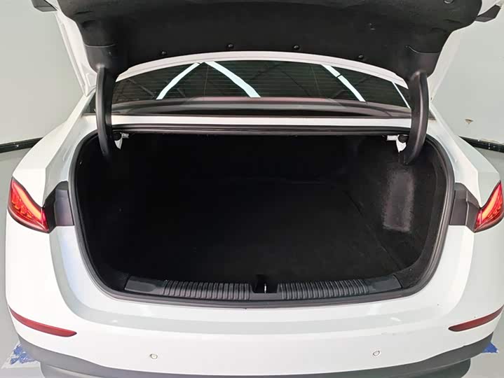 Roewe D7 2023 2023款 DMH 125km 超越版