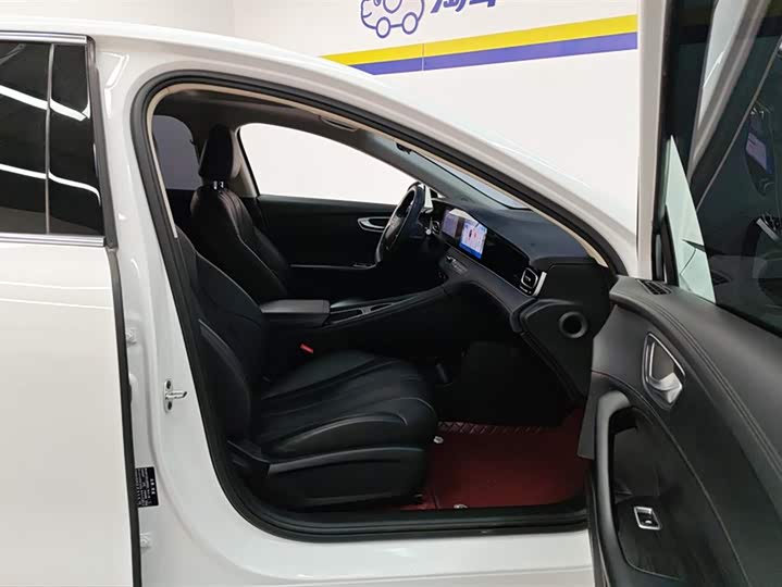 Roewe D7 2023 2023款 DMH 125km 超越版