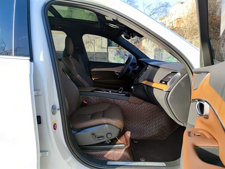 Volvo XC90 2024 2024款 B6 智逸豪华版 7座