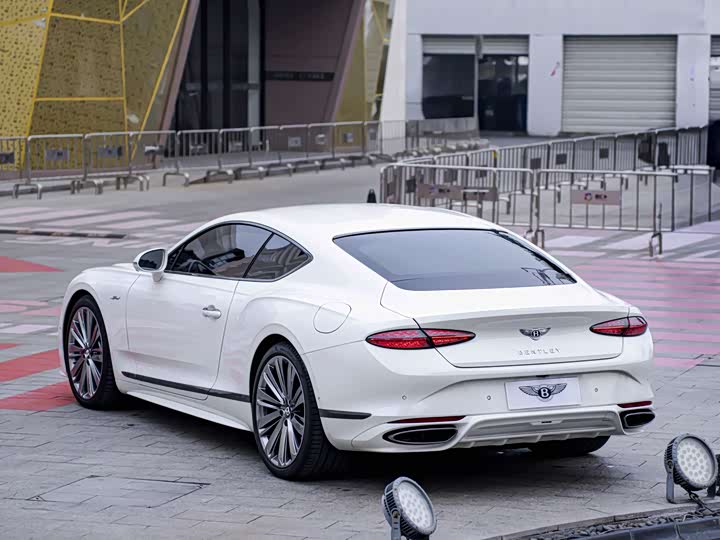 Bentley Continental GT Hybrid 2025 2025款 GT 极致版