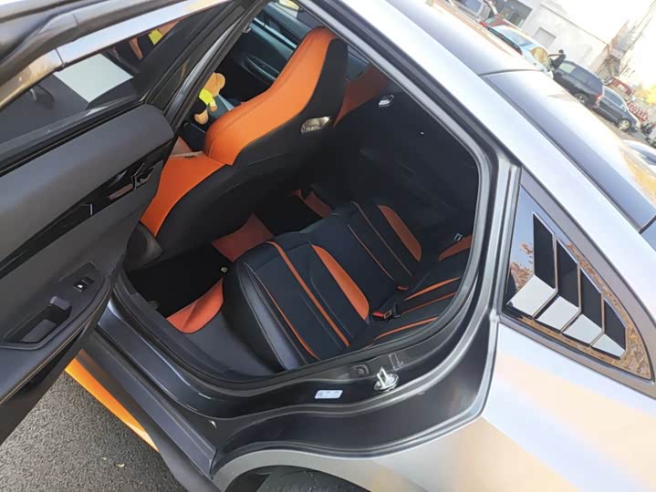 Changan UNI-V 2024 2024款 1.5T 尊贵运动型