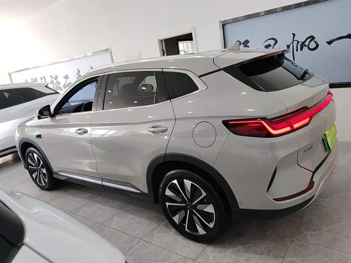 2025 BYD Song Plus Hybrid/EV