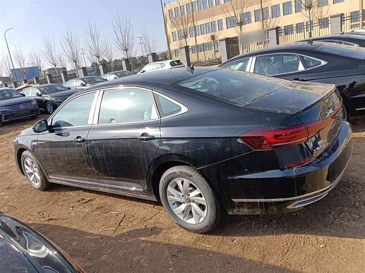 Volkswagen Passat Hybrid 2025 2025款 430PHEV 混动商务版