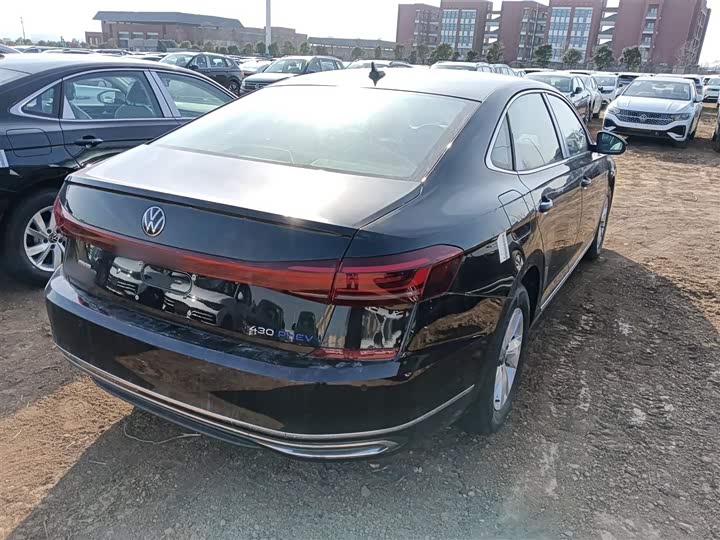 Volkswagen Passat Hybrid 2025 2025款 430PHEV 混动商务版