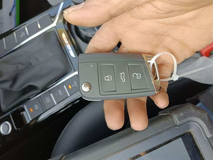 Volkswagen Passat Hybrid 2025 2025款 430PHEV 混动商务版