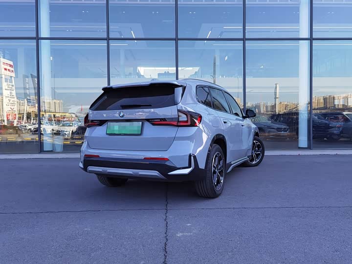 BMW iX1 2023 2023款 eDrive25L X设计套装